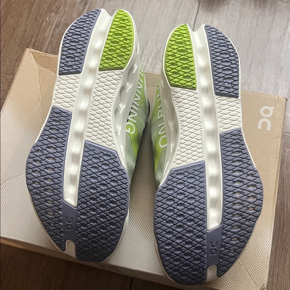On Cloud cloudsurfer next running shoe - Picture 3 of 6